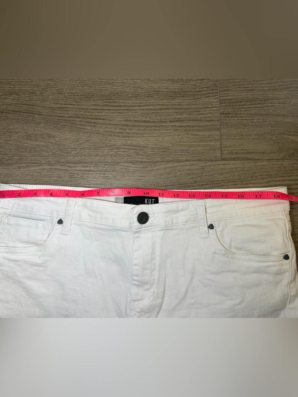 Kut from the Kloth Kity Denim Boyfriend Shorts White Denim Jean Shorts Sz 14 - Picture 8 of 16